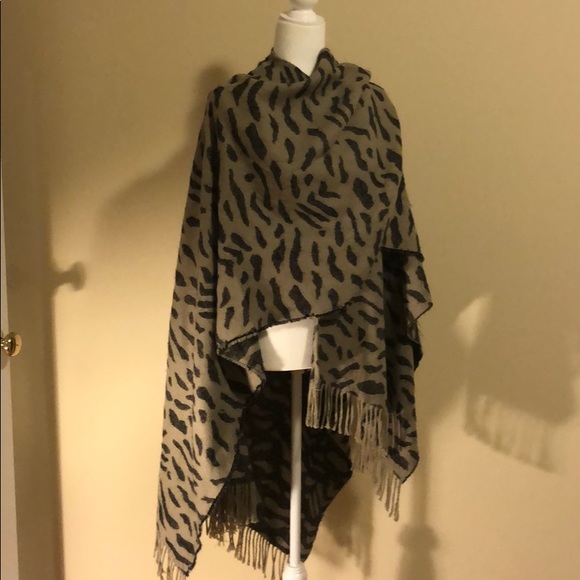 Chico”s Zebra Inspired Wrap - Picture 1 of 5